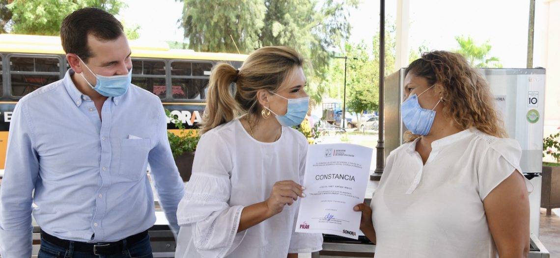 En la gira de trabajo número 500, Gobernadora Pavlovich entrega apoyos