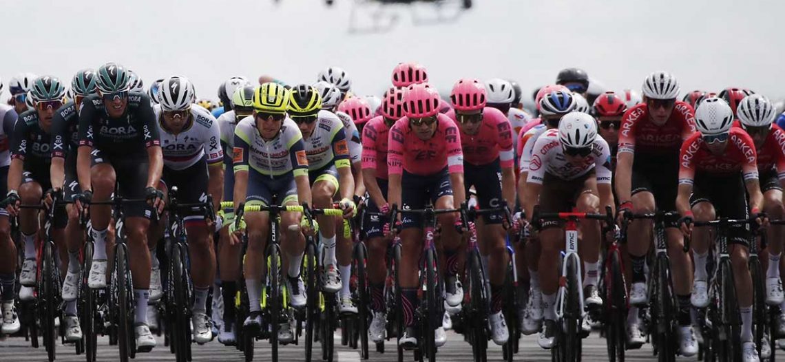 Detienen a sospechosa de provocar caída múltiple en el Tour
