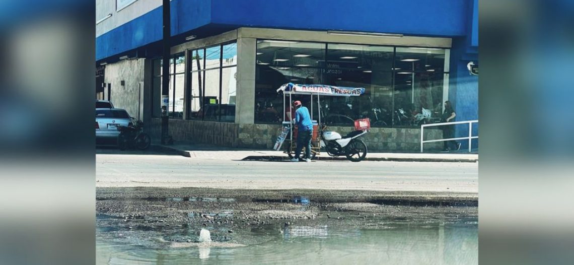 Denuncian vecinos más problemas de basura y derrame de drenaje