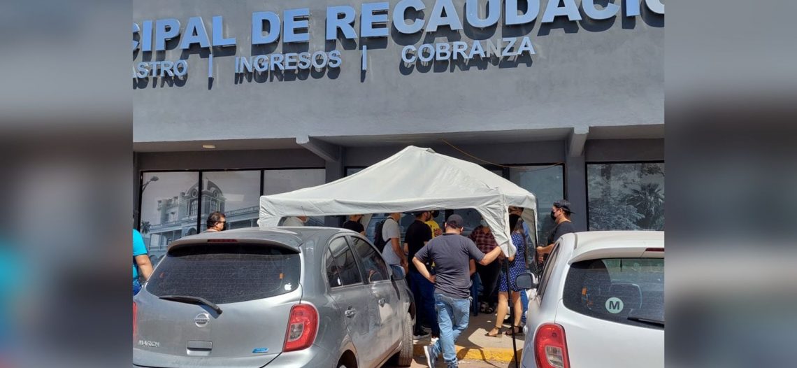 Seguirán manifestándose entrenadores y dueños de gimnasios este jueves