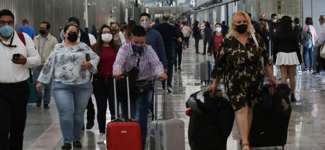 Piden a viajeros mexicanos tomar medidas ante nuevas variantes de covid