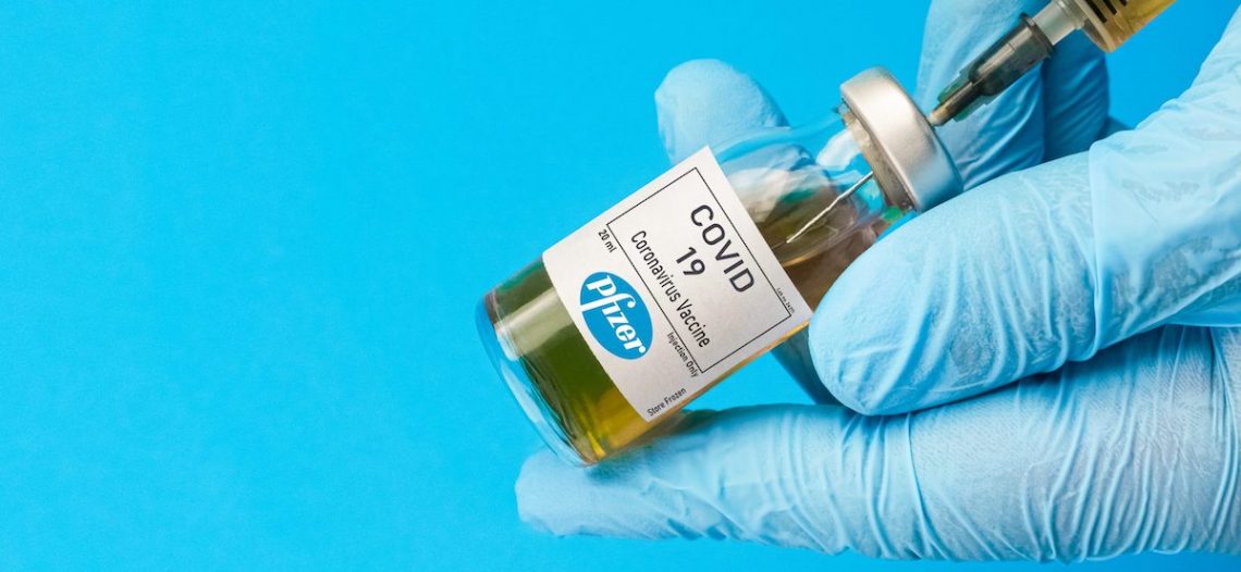 Pfizer solicitará aprobación de 3ra dosis de su vacuna COVID