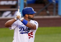 Dodgers derrotan a Angelinos con batazo de Pujols