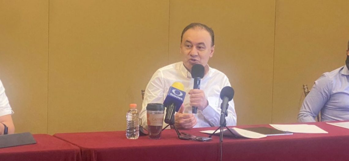 Viene a Guaymas el gobernador electo; le acompañará el director de Aduanas en el país