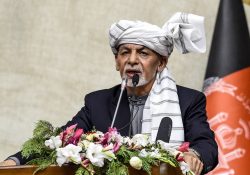 ‘Los talibanes ganaron’, reconoce presidente de Afganistán tras su huida