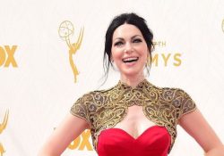 Laura Prepon abandona iglesia de Tom Cruise y John Travolta