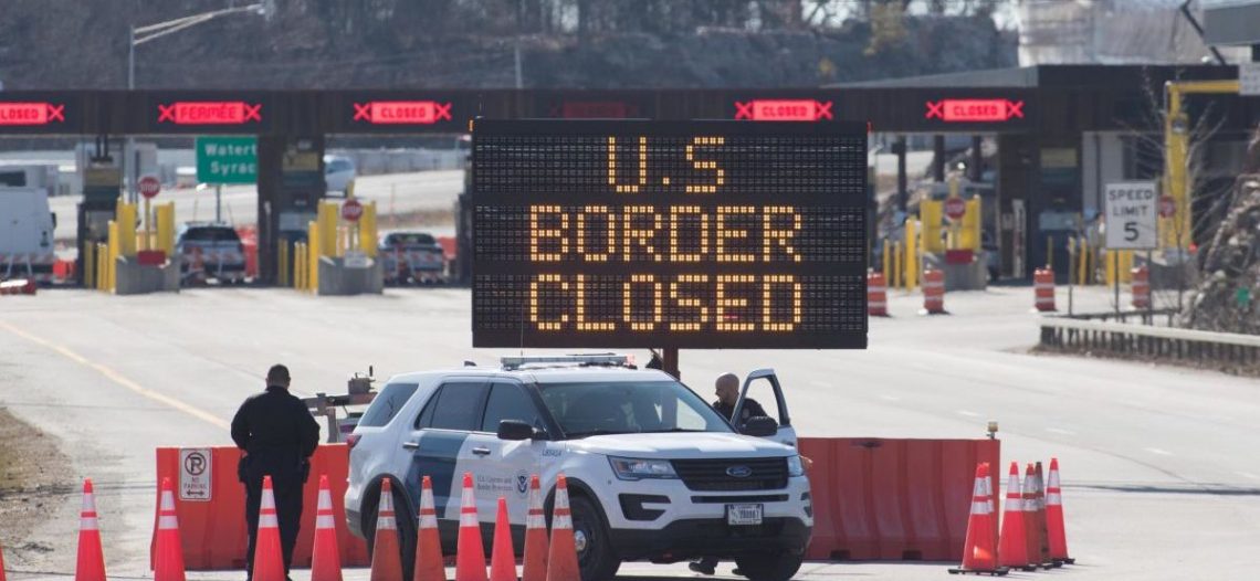 EU planea abrir sus fronteras a extranjeros vacunados