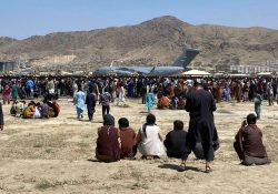 Siete muertos en caos en aeropuerto de Kabul