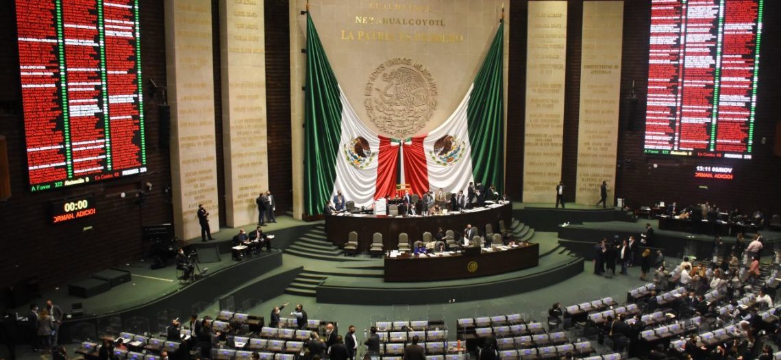 Diputados del PVEM respaldan reforma electoral de López Obrador