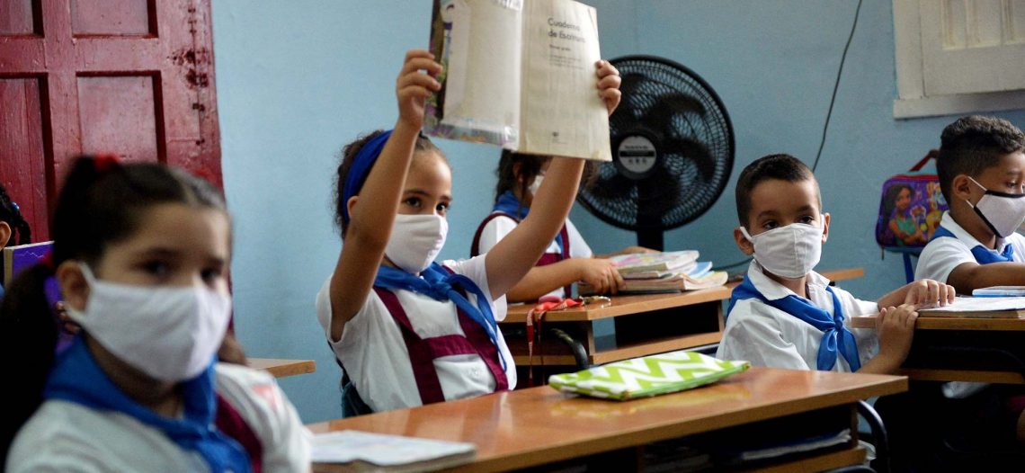 Hay riesgo de perder a una generación: SEP; regreso a las escuelas lo evitará, indica