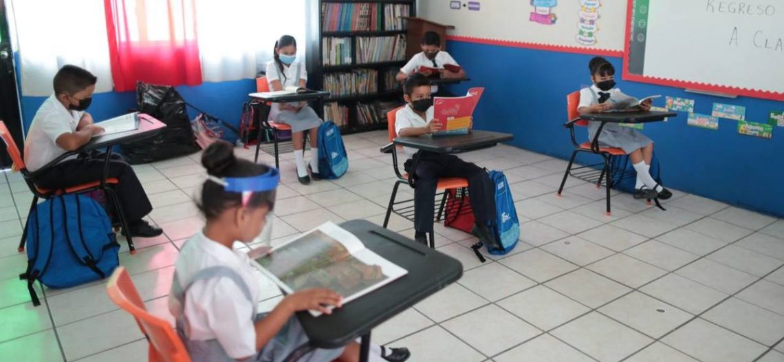 Implementa SEC guía para regreso a las aulas con disposiciones de SEP y Salud