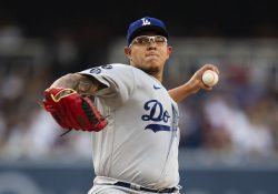 Julio Urías se convirtió en el quinto mexicano en llegar a 17 victorias