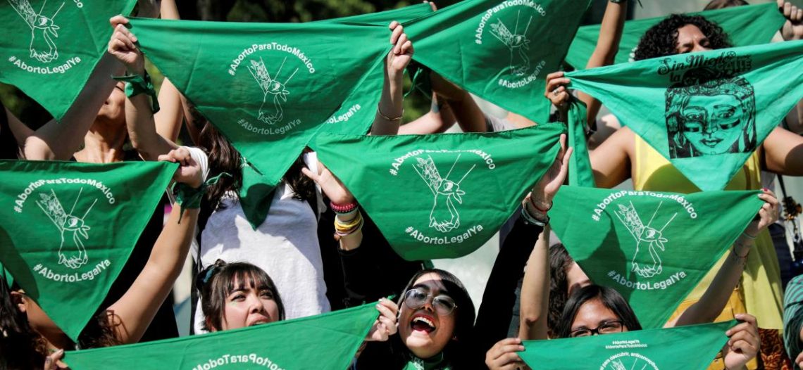 Corte despenaliza el aborto; ministros defienden derecho a decidir