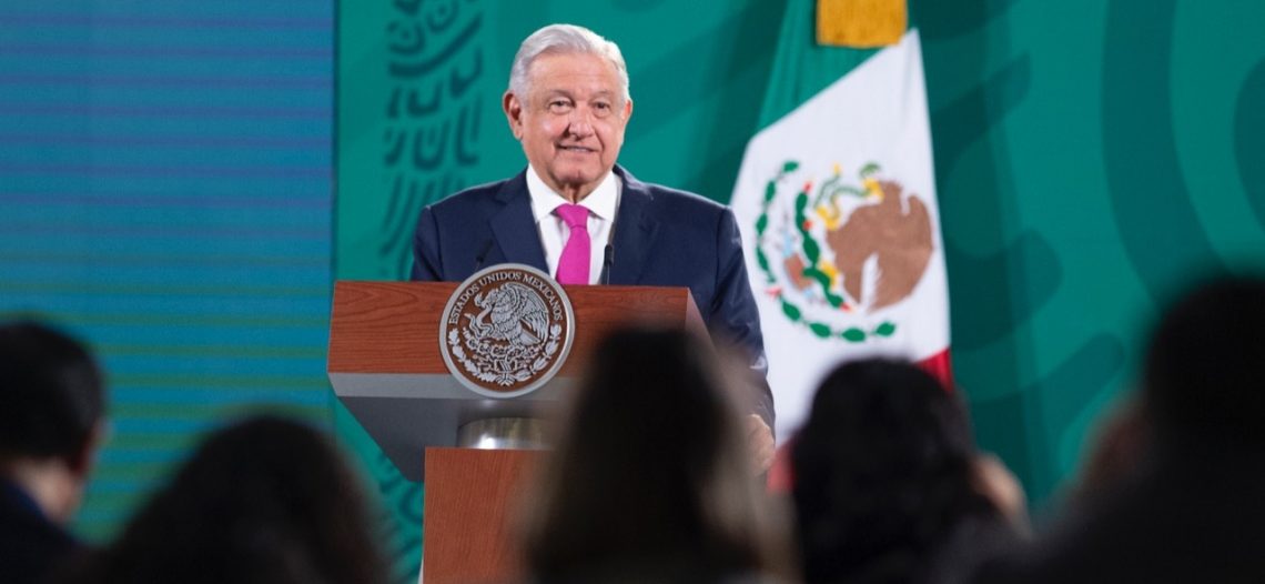 López Obrador reta a conservadores a ‘salir del clóset’