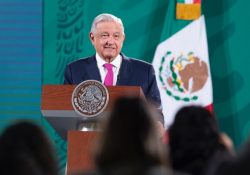 López Obrador reta a conservadores a ‘salir del clóset’