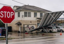 Huracán deja sin luz a miles en Texas