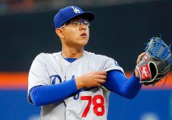 Julio Urías llega a 16 triunfos en MLB y pone a Dodgers en primer lugar
