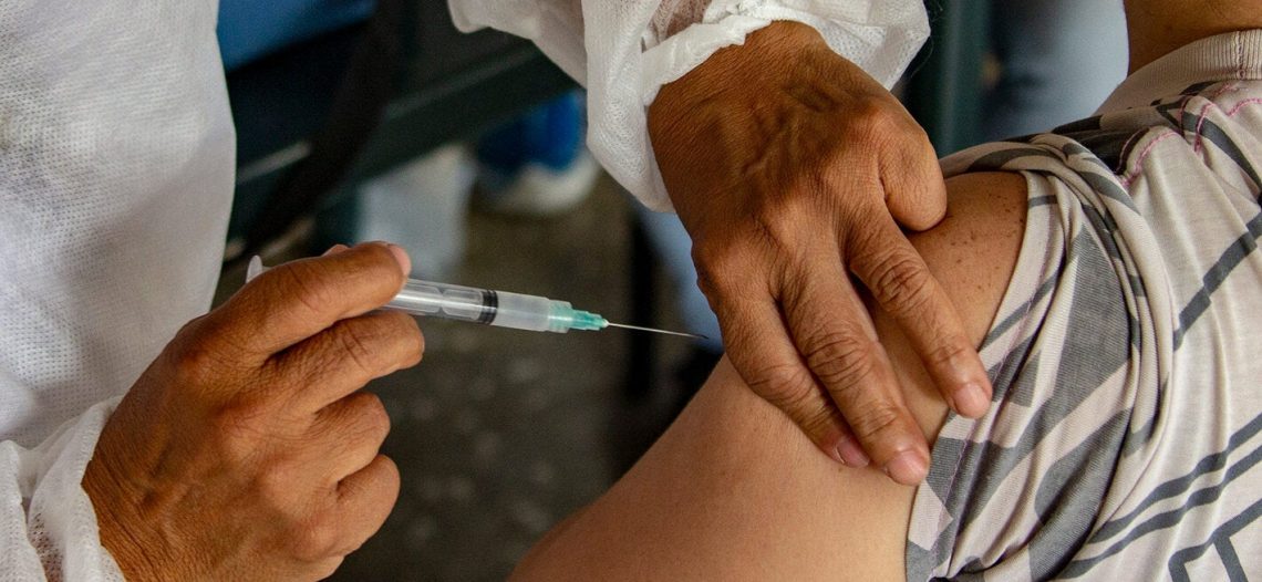 Uruguay aprueba tercera dosis de vacuna covid para mayores de 60 años