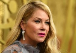 Christina Applegate actualiza sus seguidores sobre su lucha contra la esclerosis multiple