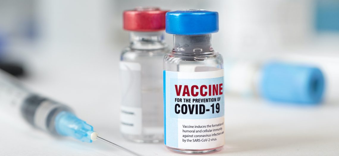 Vacunas covid podrían ser menos efectivas contra nueva variante: Reino Unido
