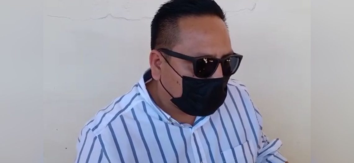 Insiste ex secretario del Ayuntamiento que no entregó permiso para carpas en playa