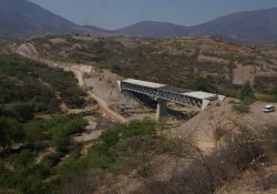 Supercarretera de Oaxaca a Puerto Escondido se concluirá en agosto de 2022: AMLO