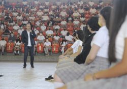 Gobernador Durazo preside incorporación de sonorenses al Programa de Becas