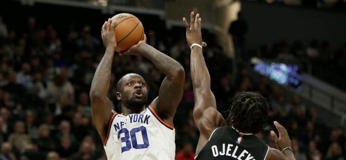 Knicks vienen de atrás y le pegan al campeón