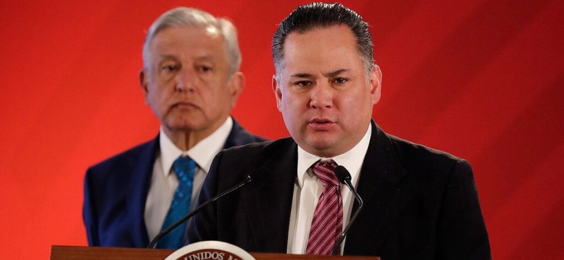 Funcionarios no deben exhibir lujo o extravagancia, señala López Obrador