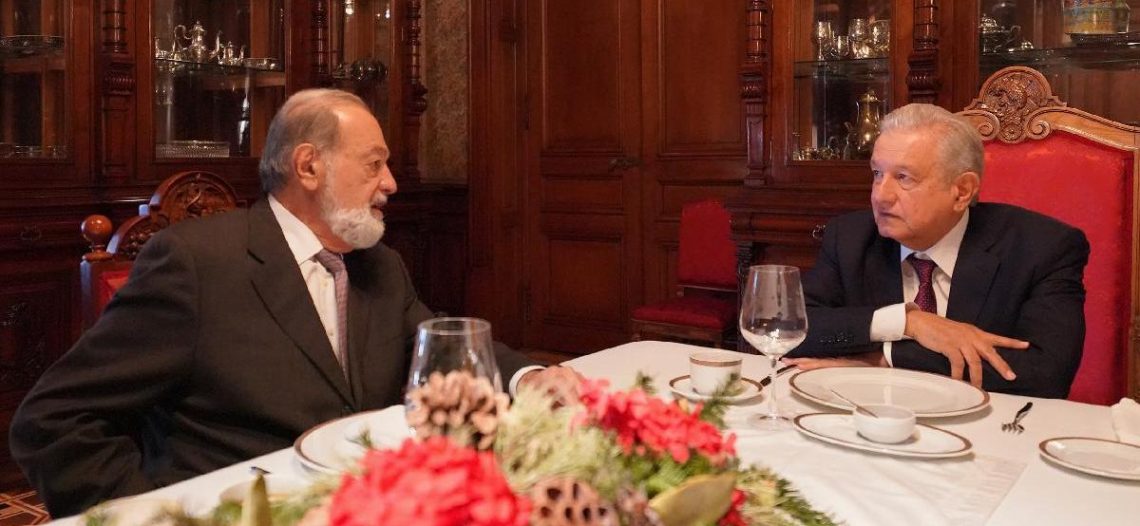 Slim pagó 28 mil mdp a México por venta de filial de América Móvil en EU: López Obrador