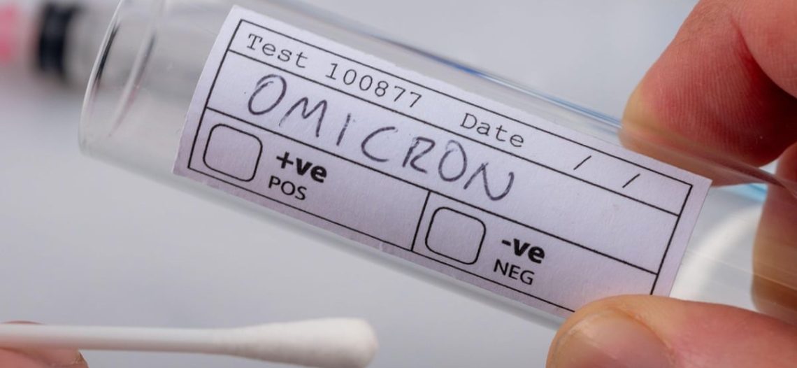 EU afirma que variante Ómicron podría ser menos agresiva que la Delta