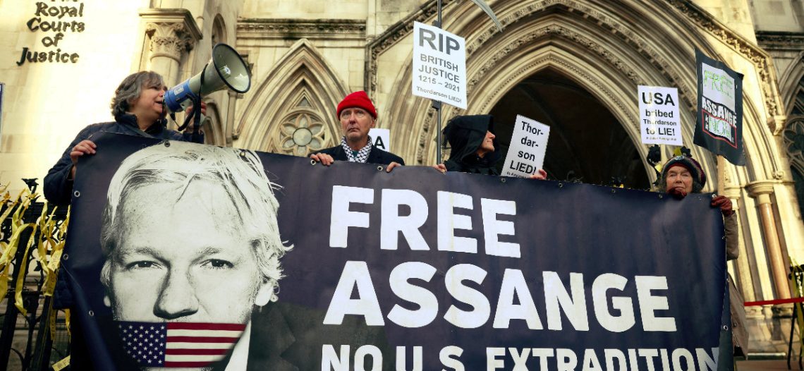 Julian Assange, a un paso de ser extraditado a estados Unidos
