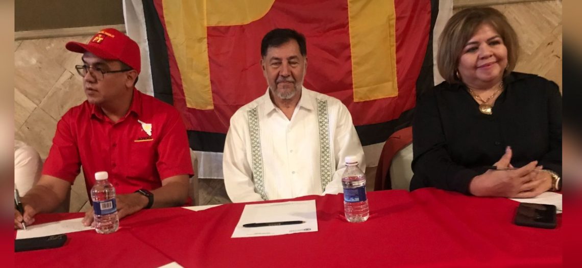 Quien quiera tumbar al presidente, que ayude a promover la ratificación de mandato, dice Fernández Noroña