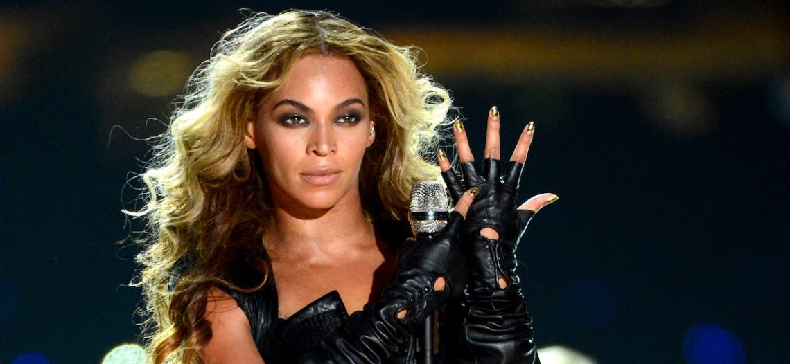 Beyoncé lamenta muerte de Vicente Fernández