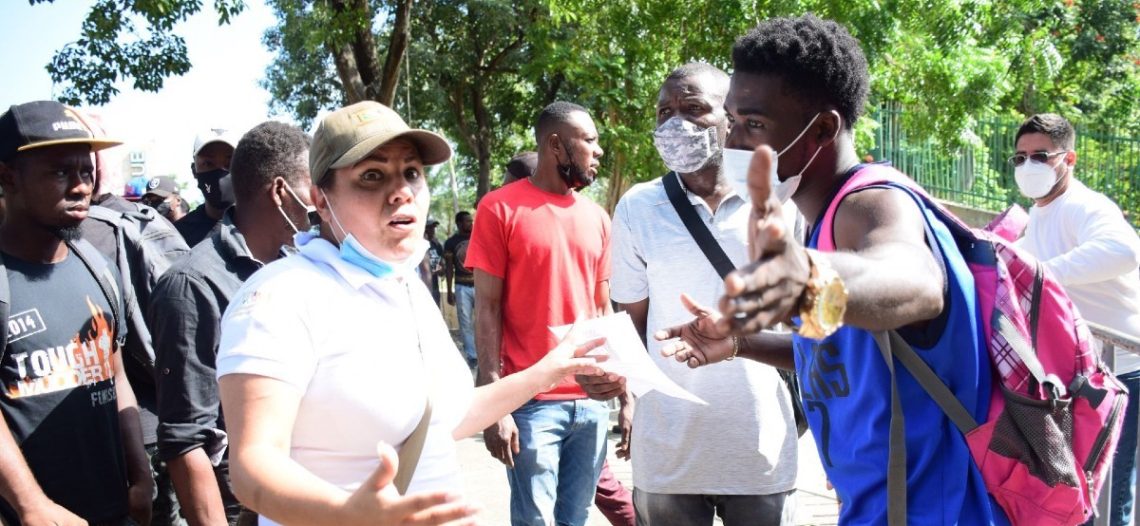 Disuelven campamento migrante; salen con salvoconducto