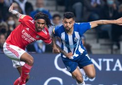 ‘Tecatito’ Corona presente en victoria del Porto