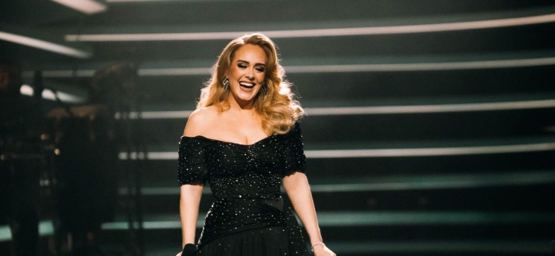 Adele invierte parte de sus millones en una nueva casa