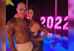 Con “fiesta disco” el millonario Jeff Bezos recibió el año nuevo