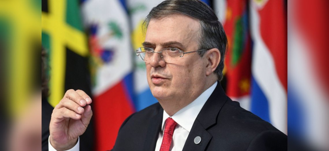 Ebrard, Persona del Año 2021 por demanda contra fabricantes de armas