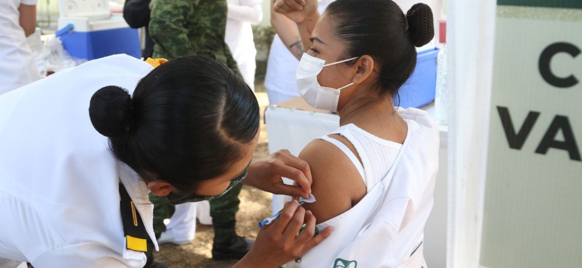 México suma 299,544 muertos por covid-19 en inicio de año