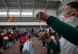 El sábado, los maestros recibirán su vacuna contra covid-19 de refuerzo