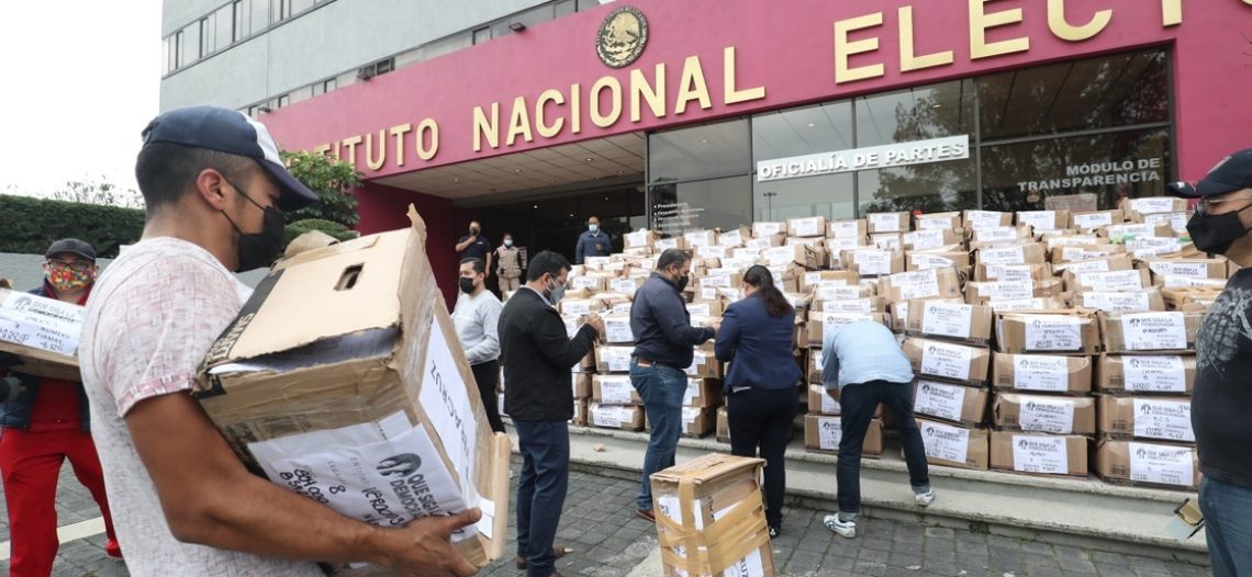 Llegan casi a 100% firmas de revocación; suman 99.40% de las requeridas