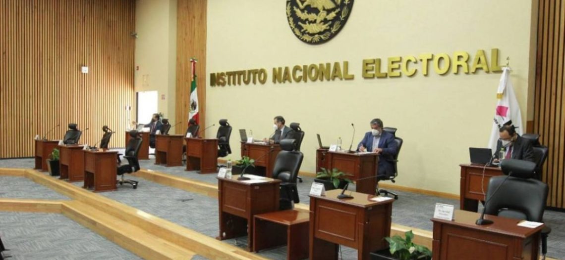 INE alista multas por 658.6 millones de pesos contra 10 partidos
