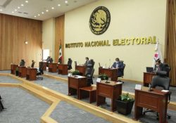 INE alista multas por 658.6 millones de pesos contra 10 partidos
