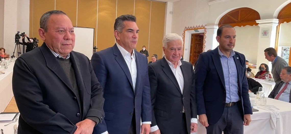 Arman proyecto antipopulista y antineoliberal; PAN, PRI y PRD alistan estrategia