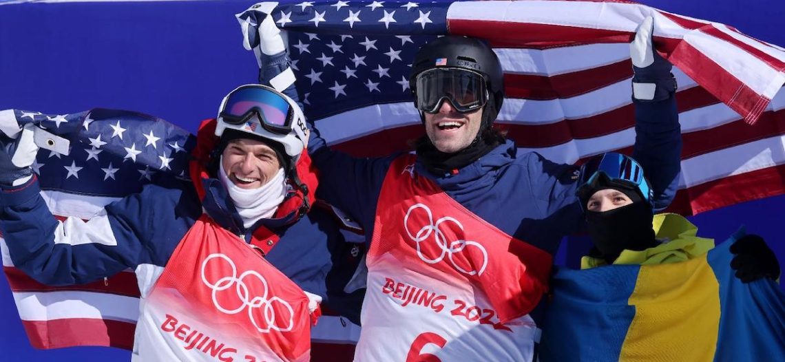 Estados Unidos conquista oro y plata en esquí acrobático