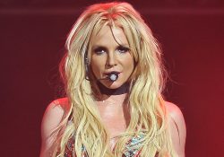 Britney Spears acusa a sus exagentes de querer matarla