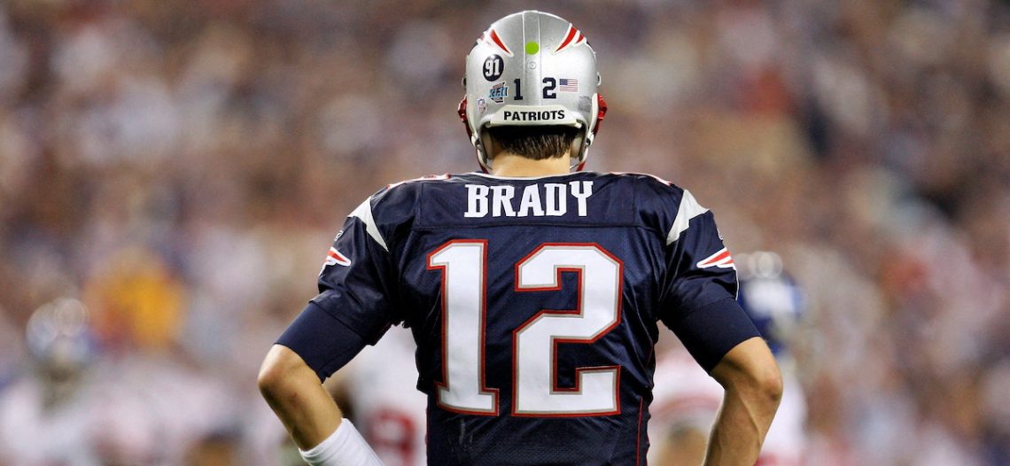 Tom Brady deja en suspenso su retiro de la NFL