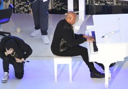 NFL niega que prohibiera a Eminem arrodillarse