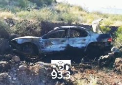 SE INCENDIA VEHICULO AL ACCIDENTARSE CAMINO AL DELFINARIO